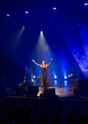 20241115-lynda_lemay-les_culturailes-©eloise_genoud.06 Les Culturailes - Des spectacles inoubliables, juste à côté de chez vous ! Châtel-St-Denis